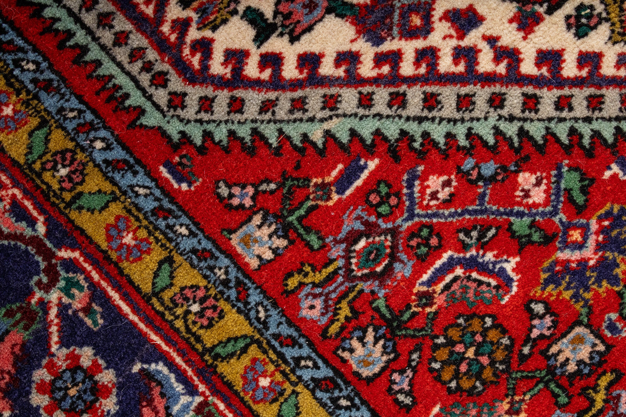 Persia Bidjar Rug <br> 3'11' x 5'5'