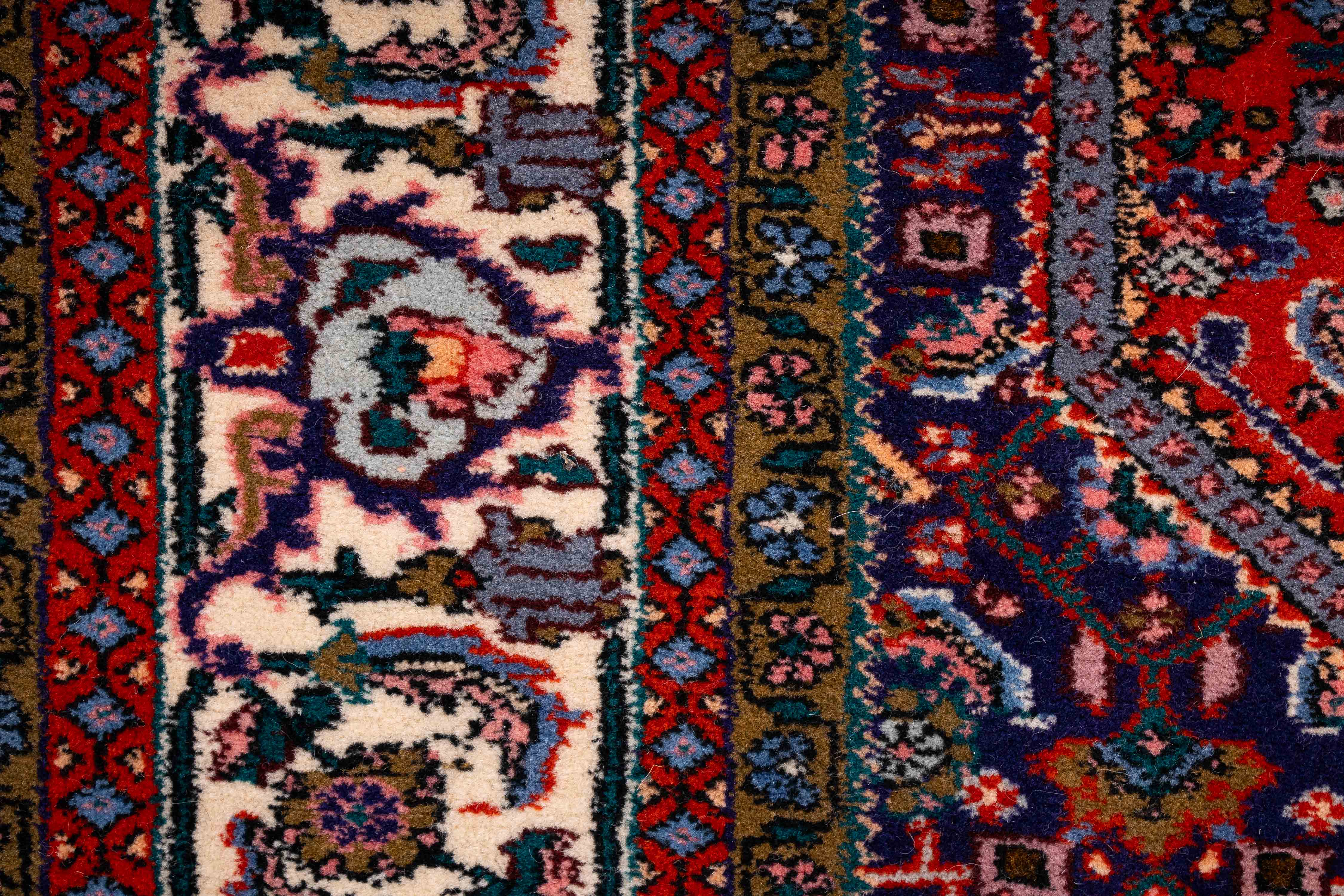 Traditional Persian Bidjar Rug <br> 3'9 x 5'5