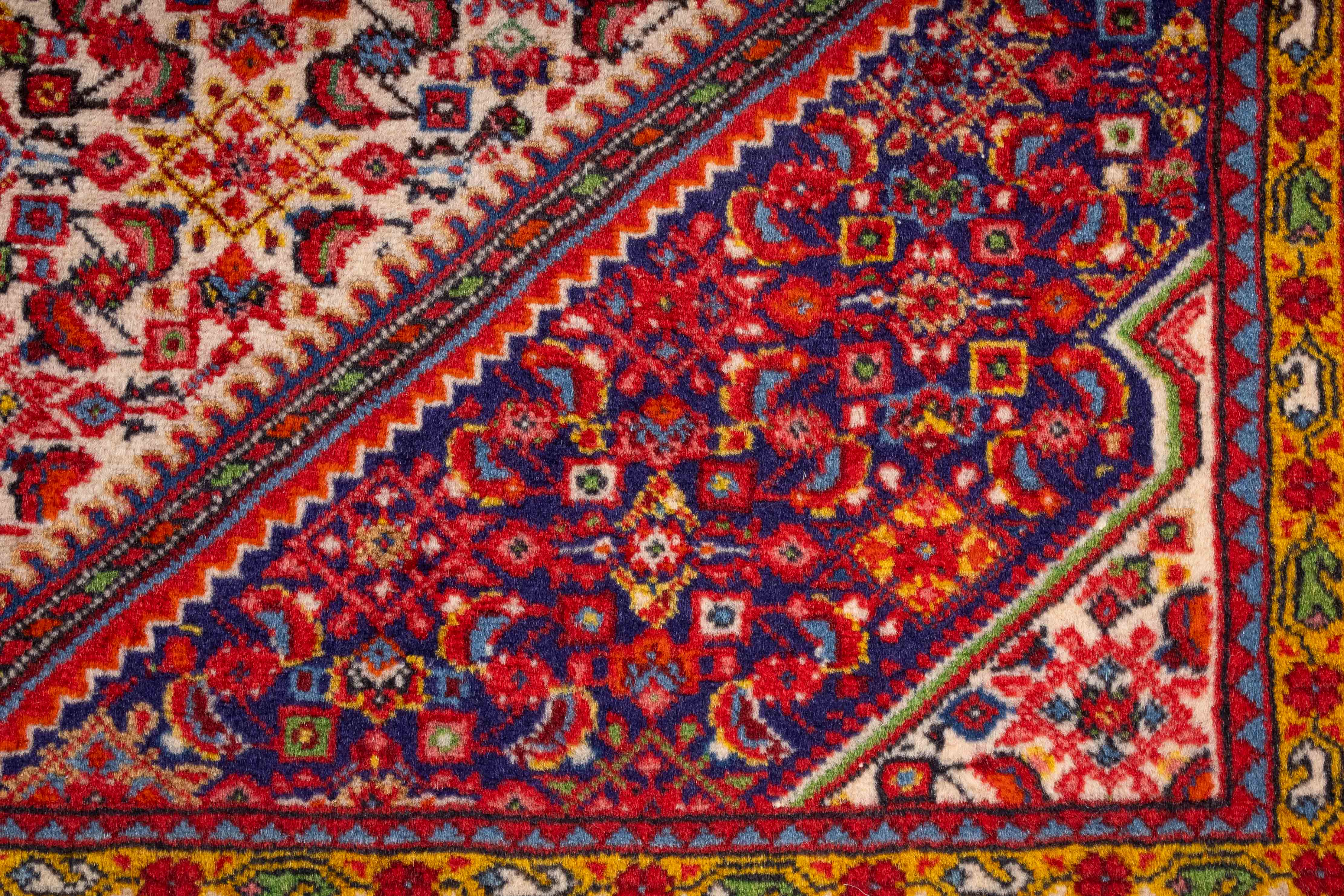 Traditional Persian Jozan Sarouk Rug <br> 3'6 x 5'5