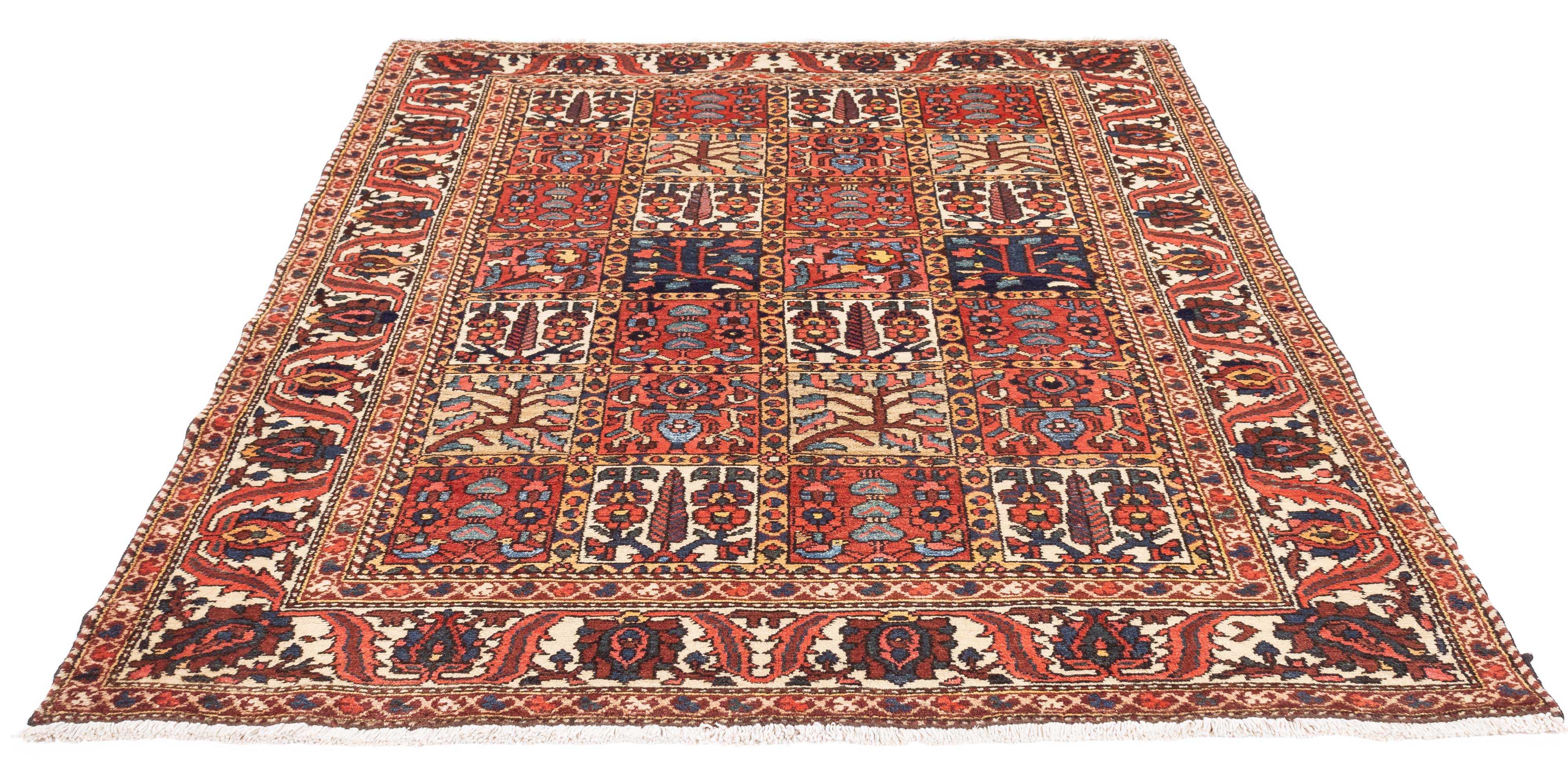 Vintage Persian Bakhtiari Rug <br> 5'1 x 6'10