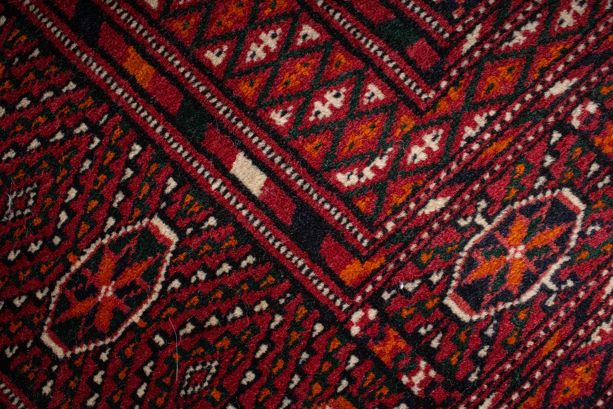 Semi-antique Persia Bokhara Rug <br> 4'6' x 6'5'