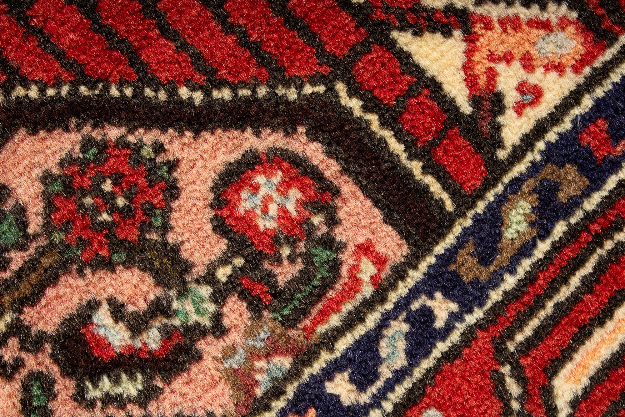 Traditional Persian Hamadan Rug <br> 2'7 x 4'2