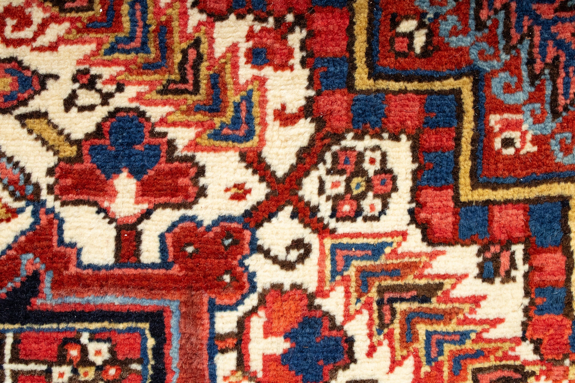 Persian Heriz Rug <br> 7'9 x 11'4