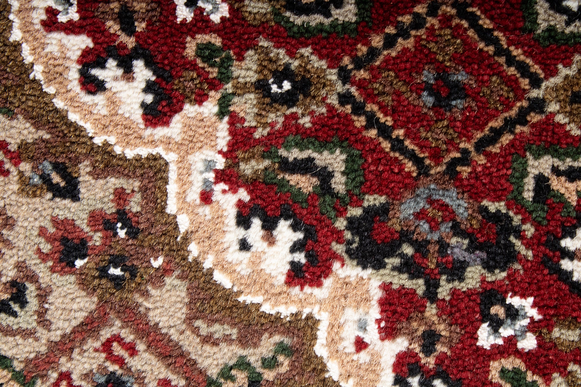 India Bidjar Accent Rug <br> 2'8 x 3'10