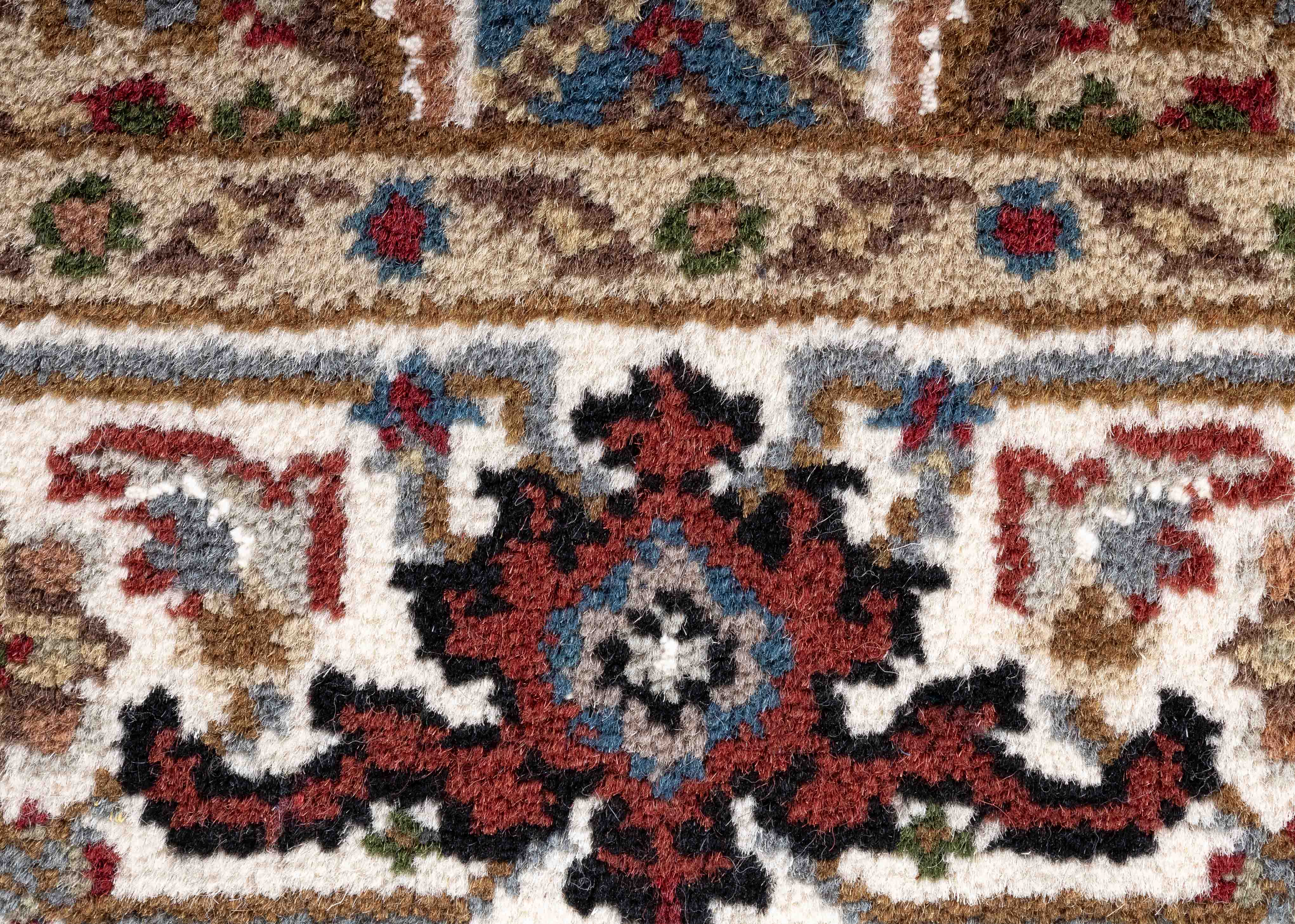 Fine Indian Bidjar Design Rug <br> 2'6 x 4'8