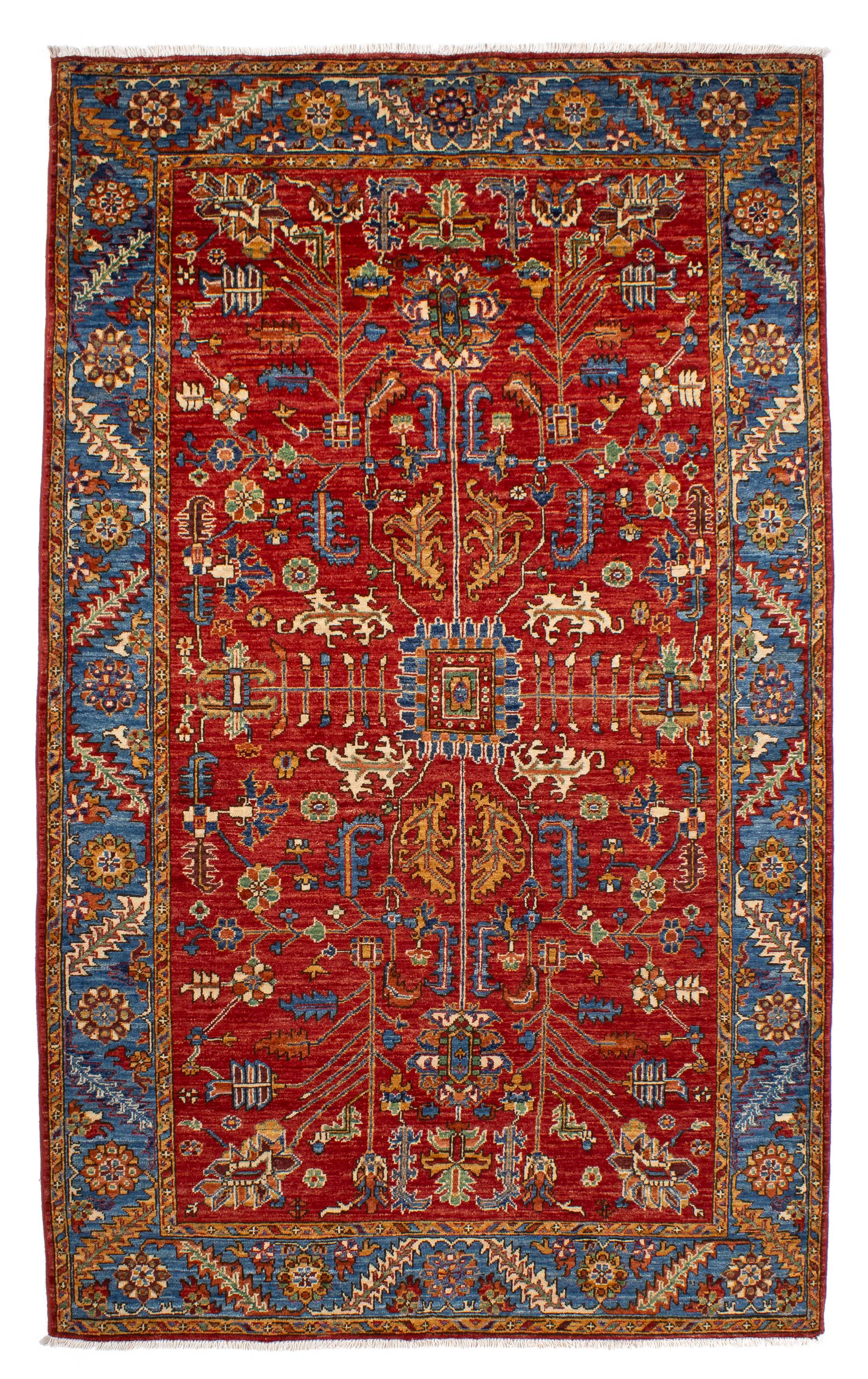 Traditional Pakistan Serapi Rug <br> 5'1 x 8'3