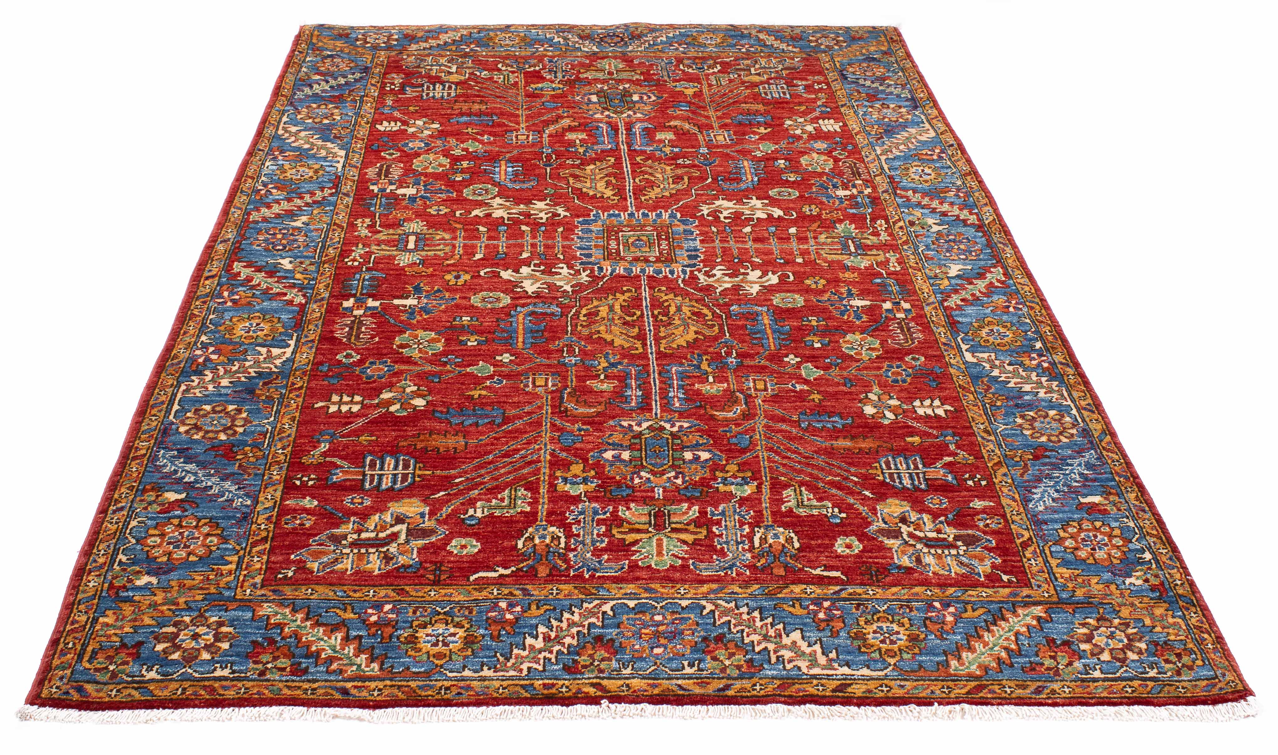 Traditional Pakistan Serapi Rug <br> 5'1 x 8'3