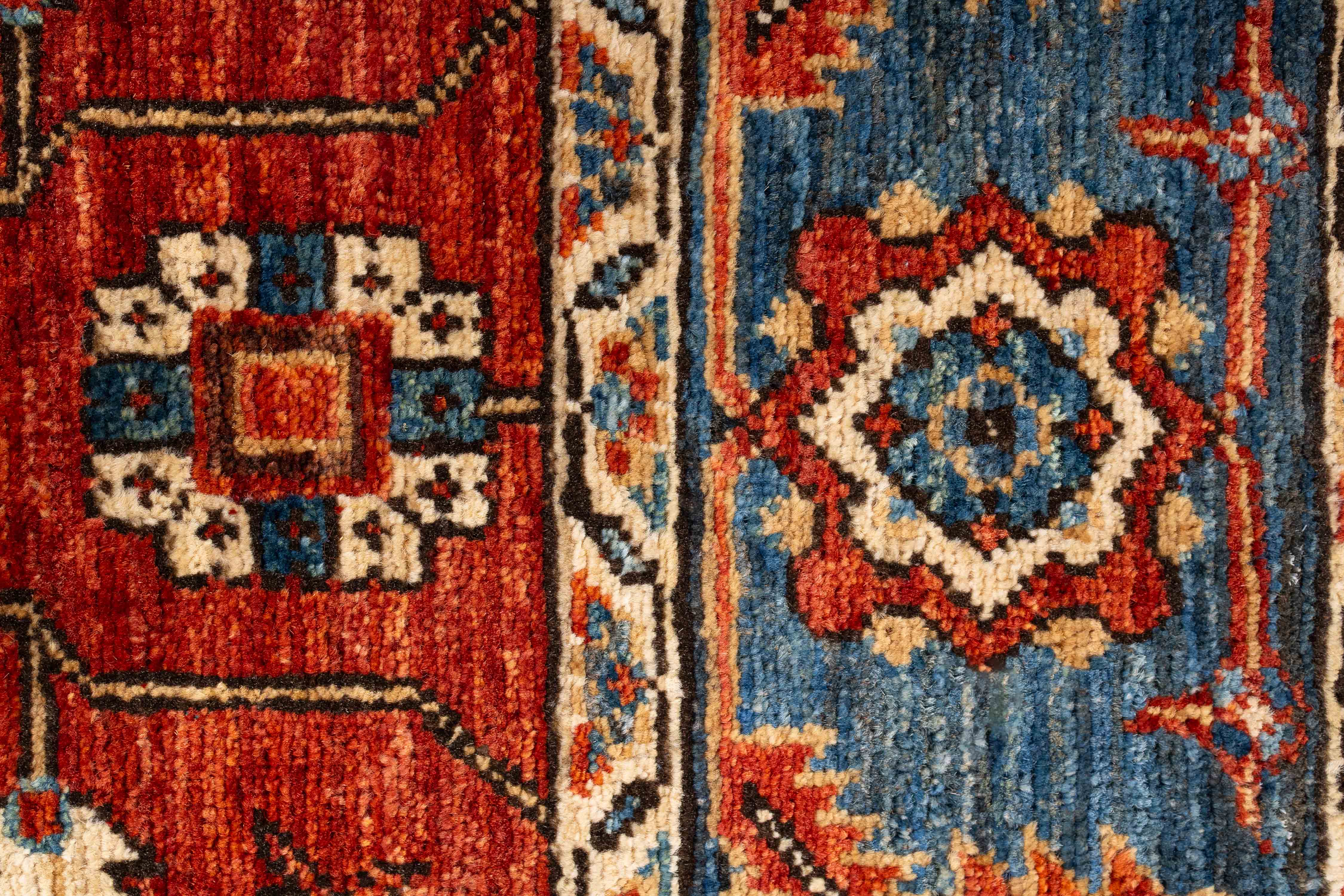 Traditional Pakistan Serapi Design Rug <br> 4'2 x 6'0