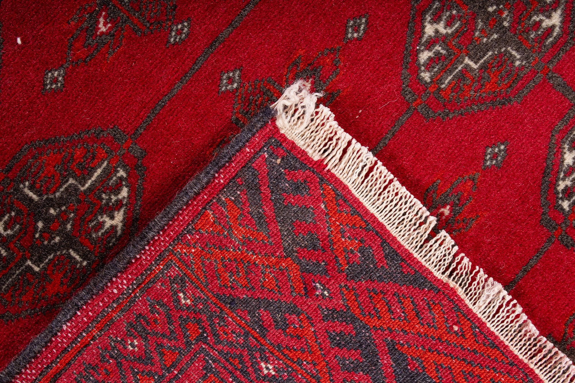 Persian Turkeman Rug <br> 4'1' x 5'8'