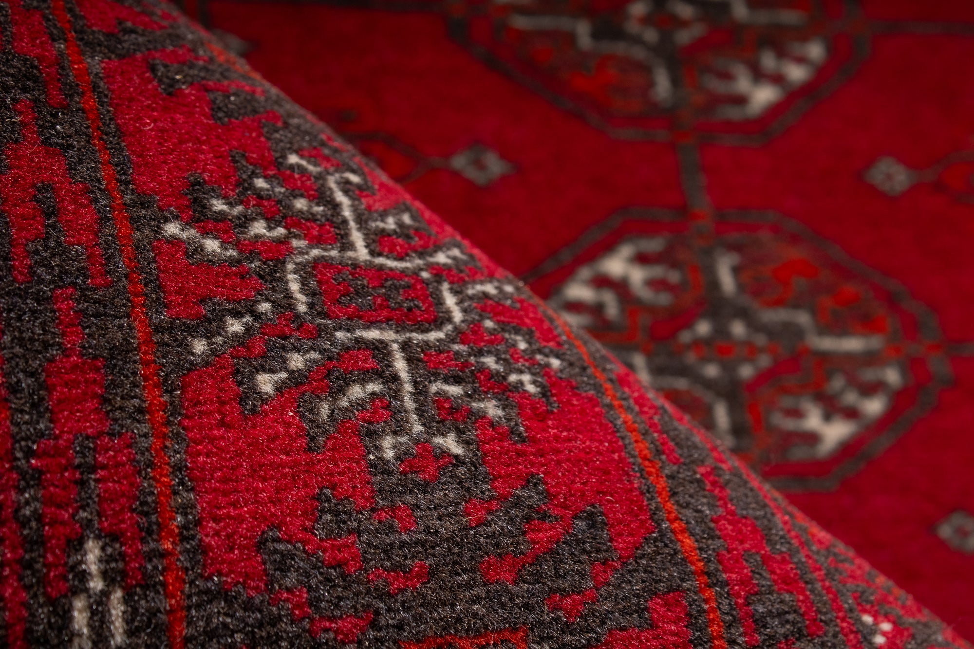 Persian Turkeman Rug <br> 4'1' x 5'8'