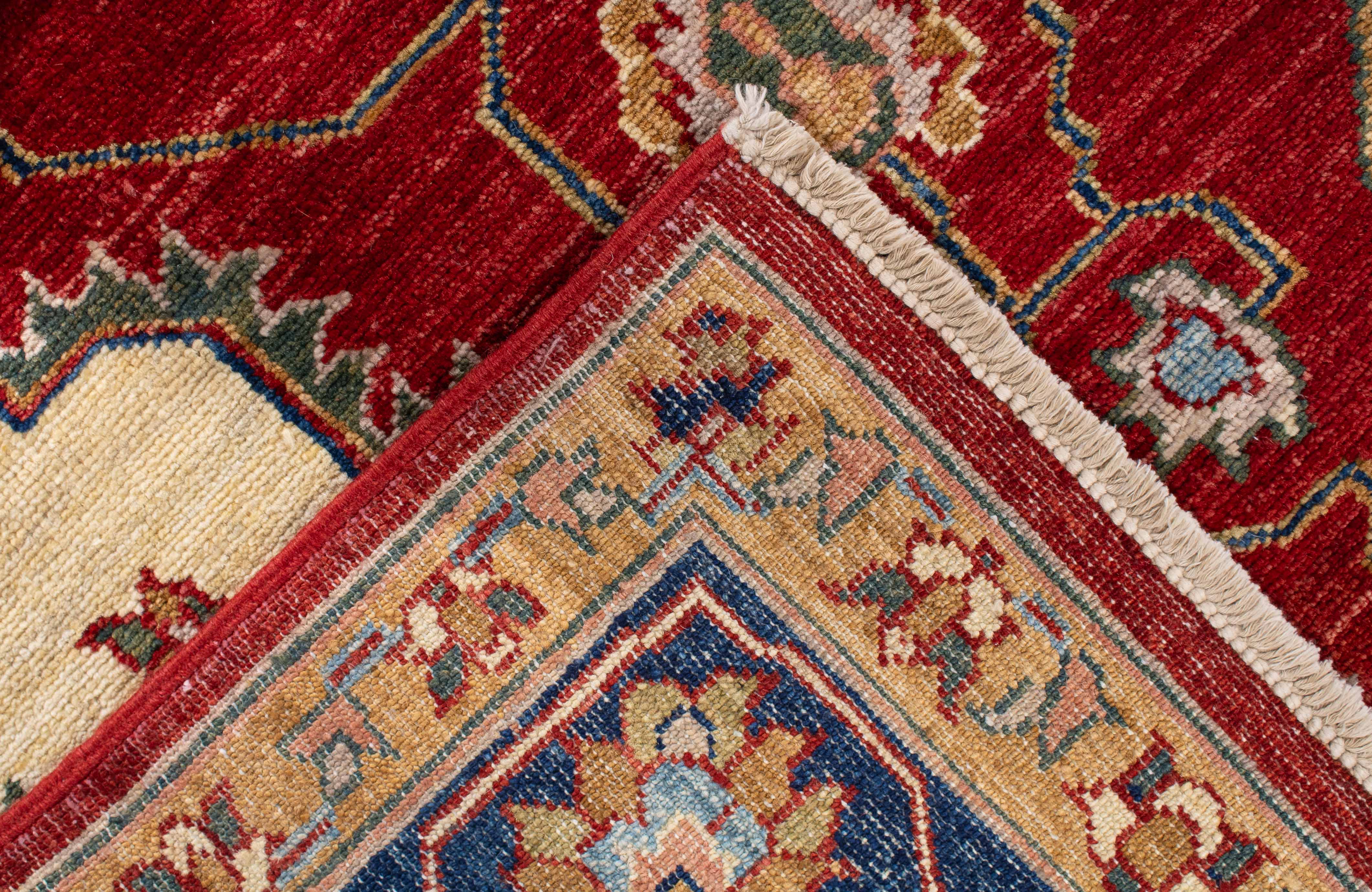 Traditional Pakistan Serapi Rug <br> 4'11 x 6'8