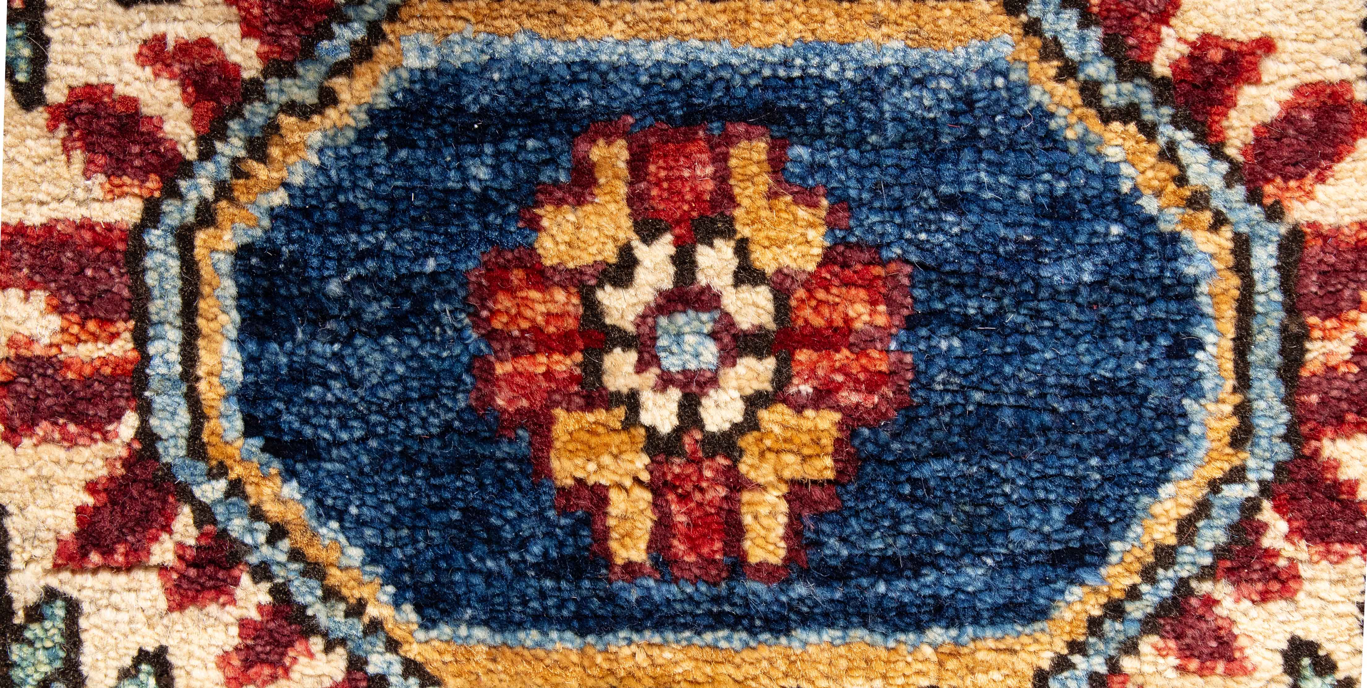 Traditional Pakistan Serapi Rug <br> 2'0 x 6'0