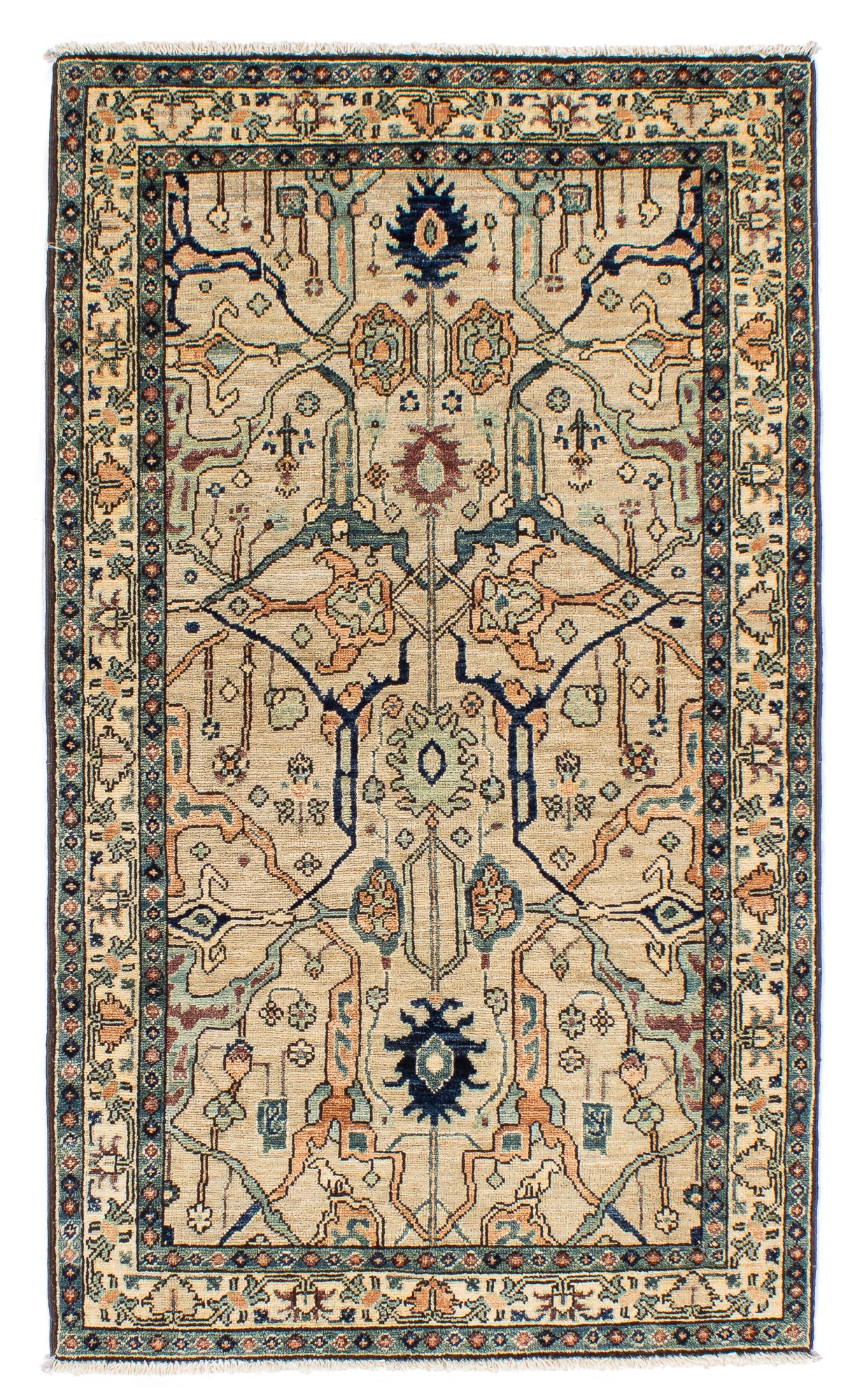 Traditional Pakistan Serapi Rug <br> 3'2' x 5'4'