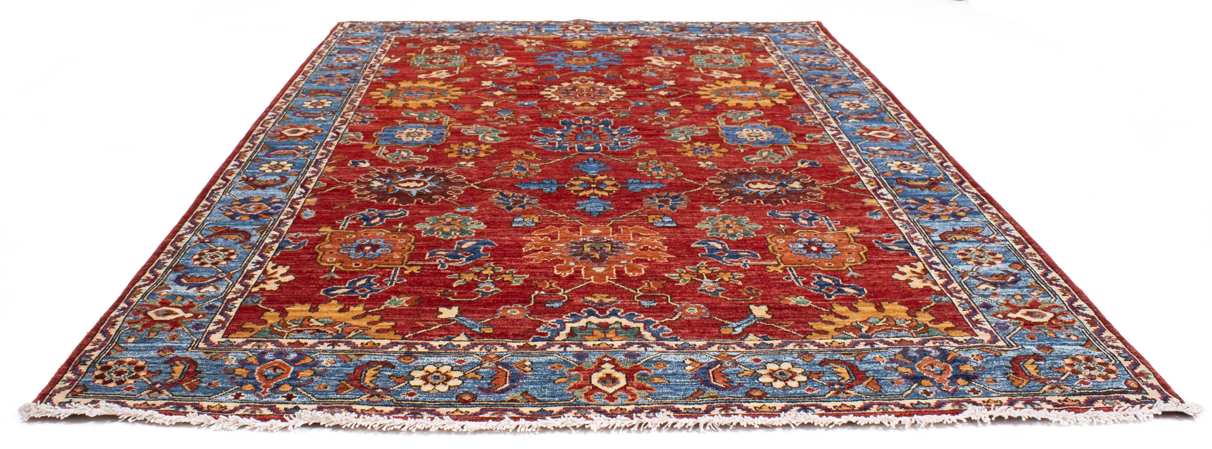 Traditional Pakistan Serapi Rug <br> 5'6 x 8'1