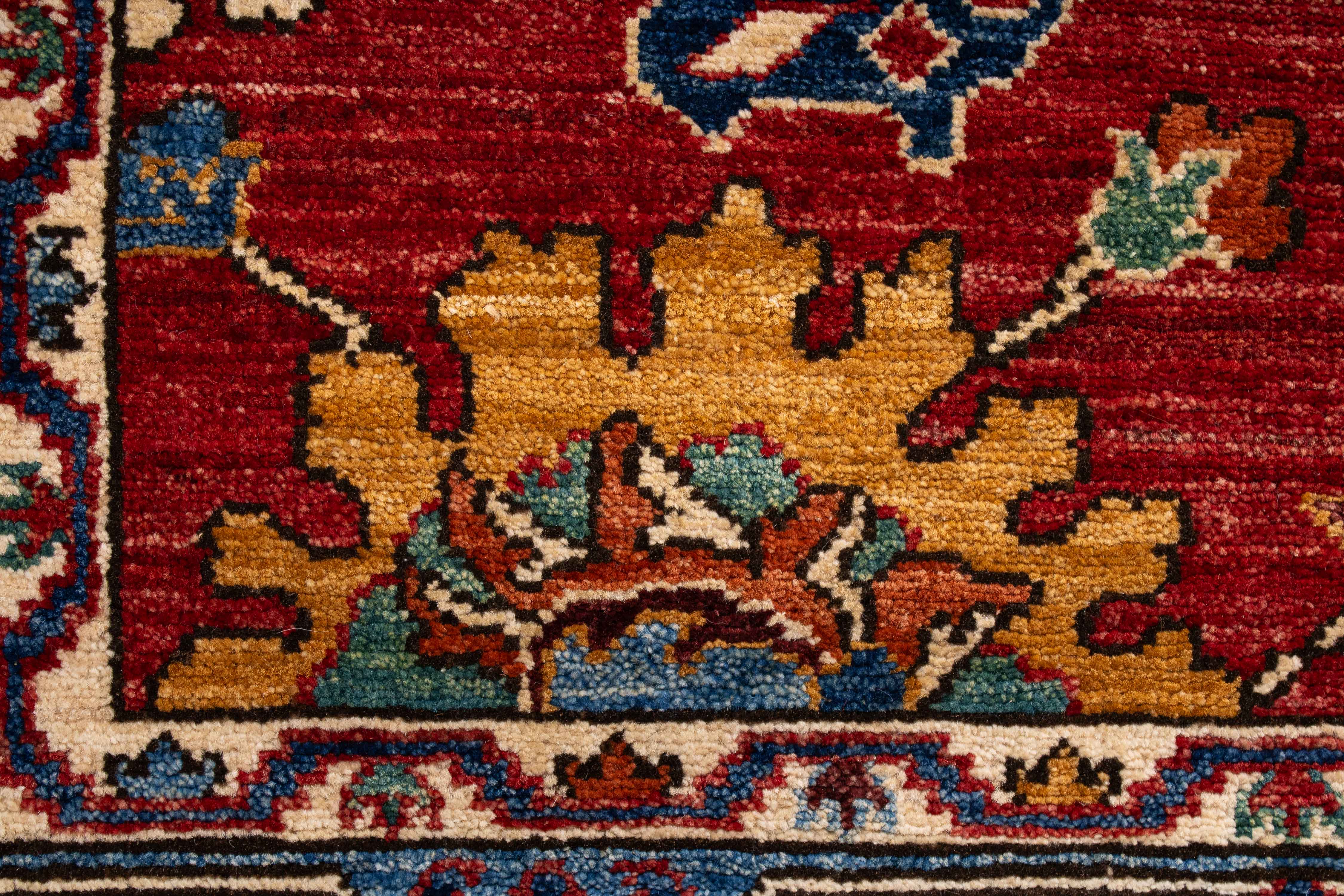 Traditional Pakistan Serapi Rug <br> 5'6 x 8'1