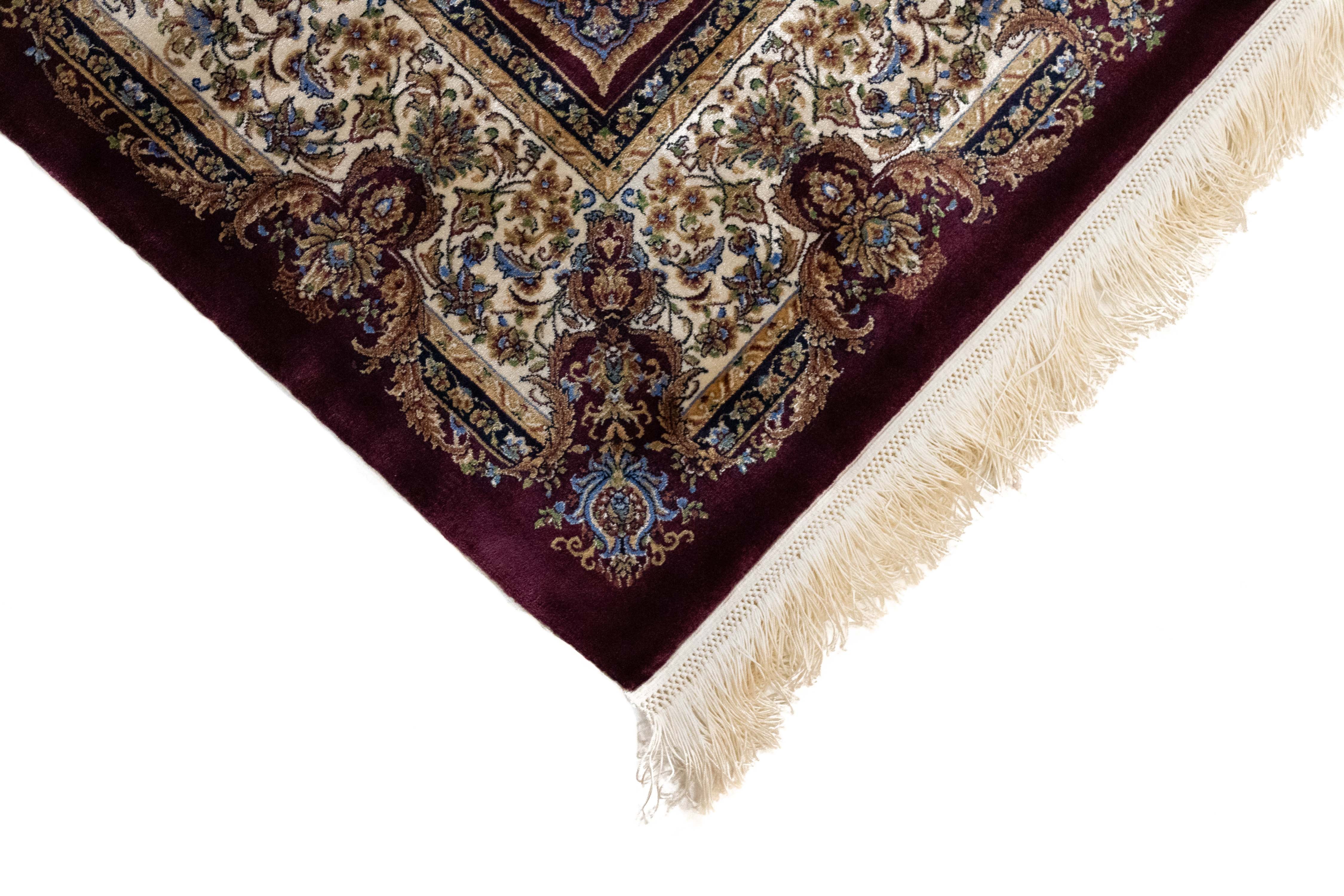 Power-loomed Turkish Silk Rug <br> 4'0 x 6'0