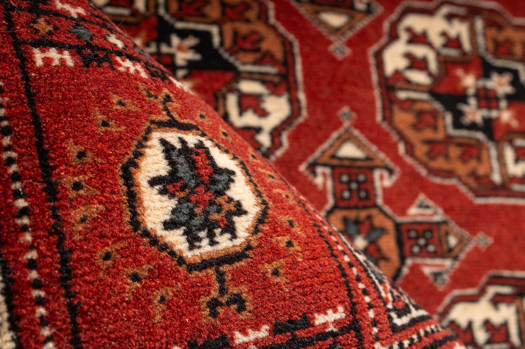 Persian Torkoman Rug <br> 3'6' x 5'0'