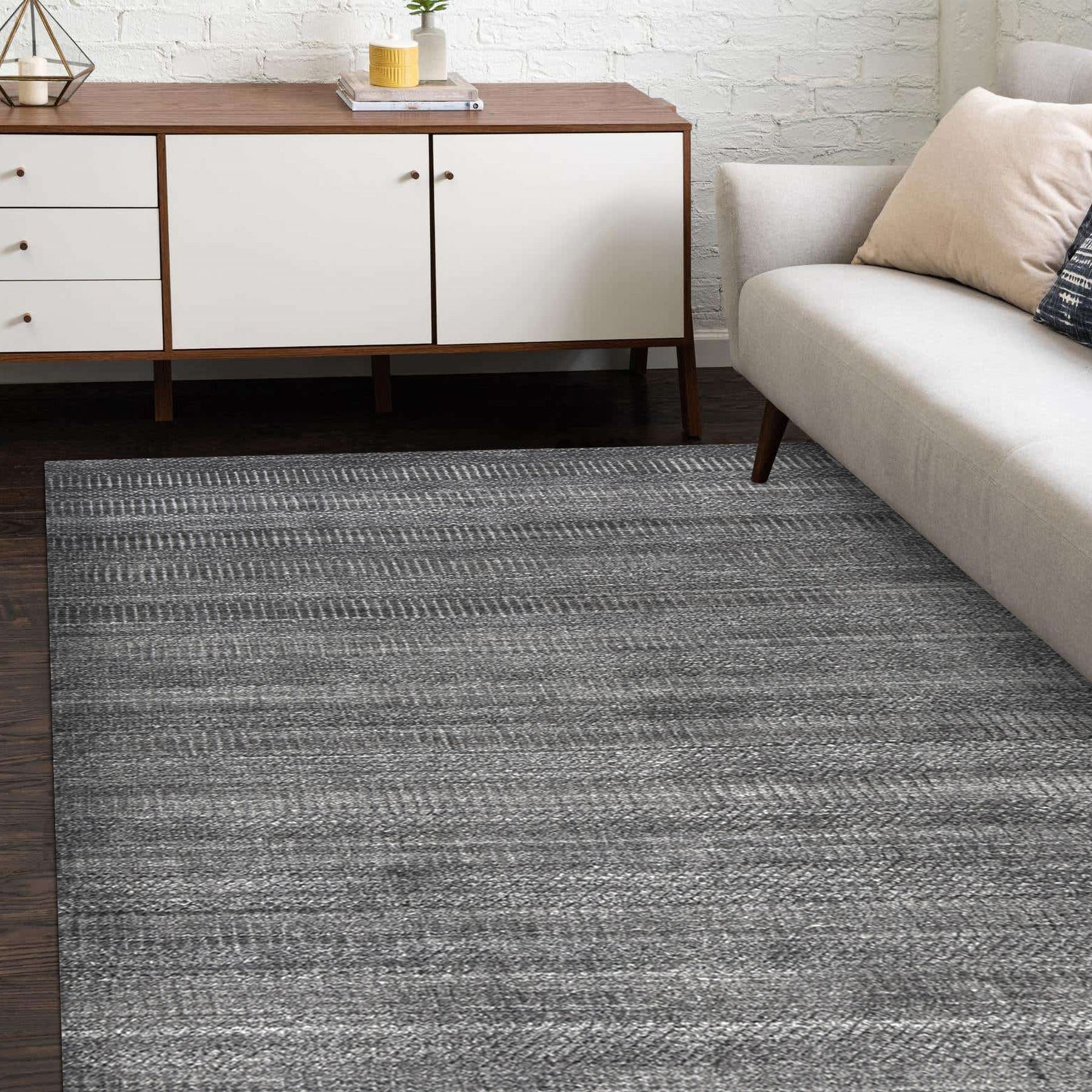 Sanam Hand Loomed Contemporary Solid Area Rug