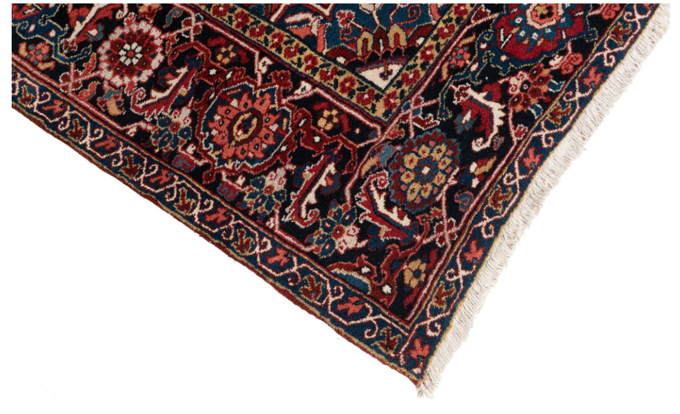 Traditional Persian Heriz Rug <br> 9'6 × 13'1